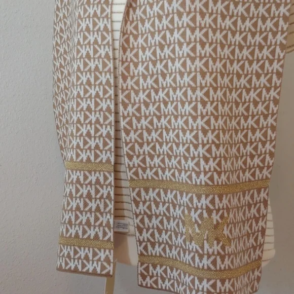 Michael Kors Signature Women's Knit Scarf in Tan & Cream Metallic Accents NWT - Picture 6 of 13